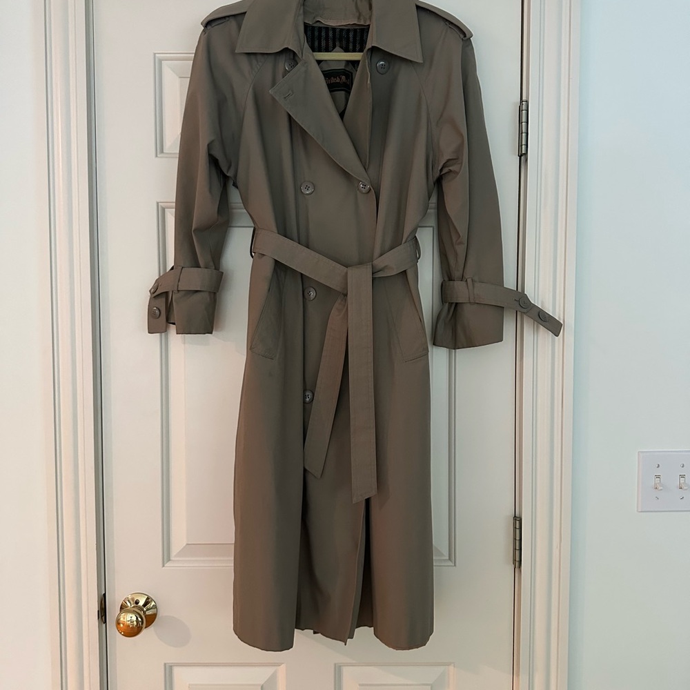 Classic Women's Trench Coat